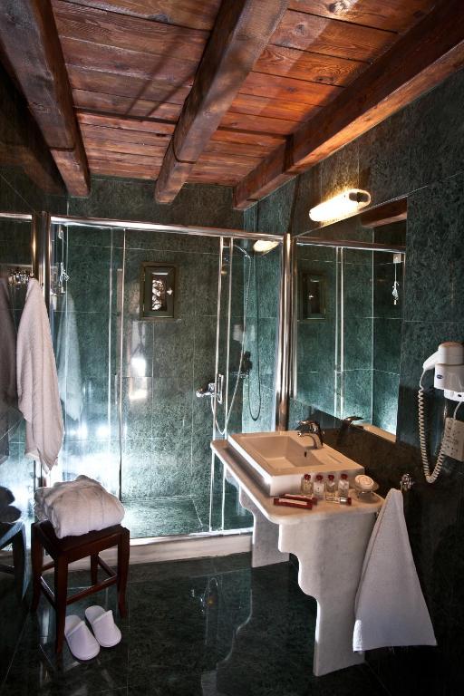 Hotel Mavromichalai Liménion Zimmer foto